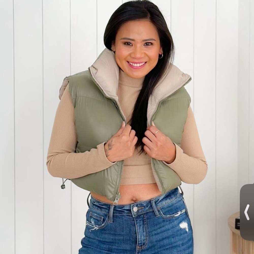 Gee Gee Reversible Cropped Zip Up Adjustable Puffer Vest Size Small